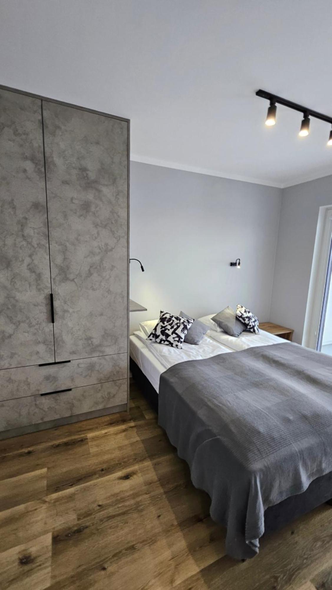 Апартаменти Bulgarska 59 - Sypialnia I Salon - 40m2 - Self Check In 24h Познань