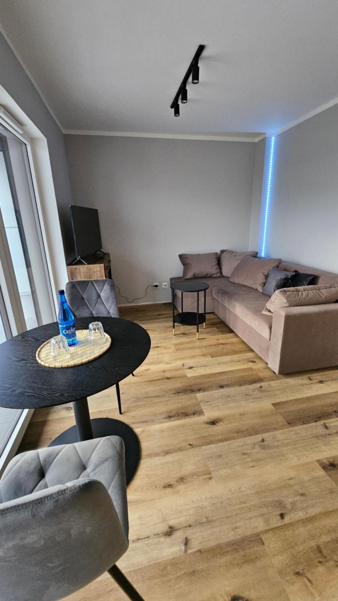 Bulgarska 59 - Sypialnia I Salon - 40m2 - Self Check In 24h
