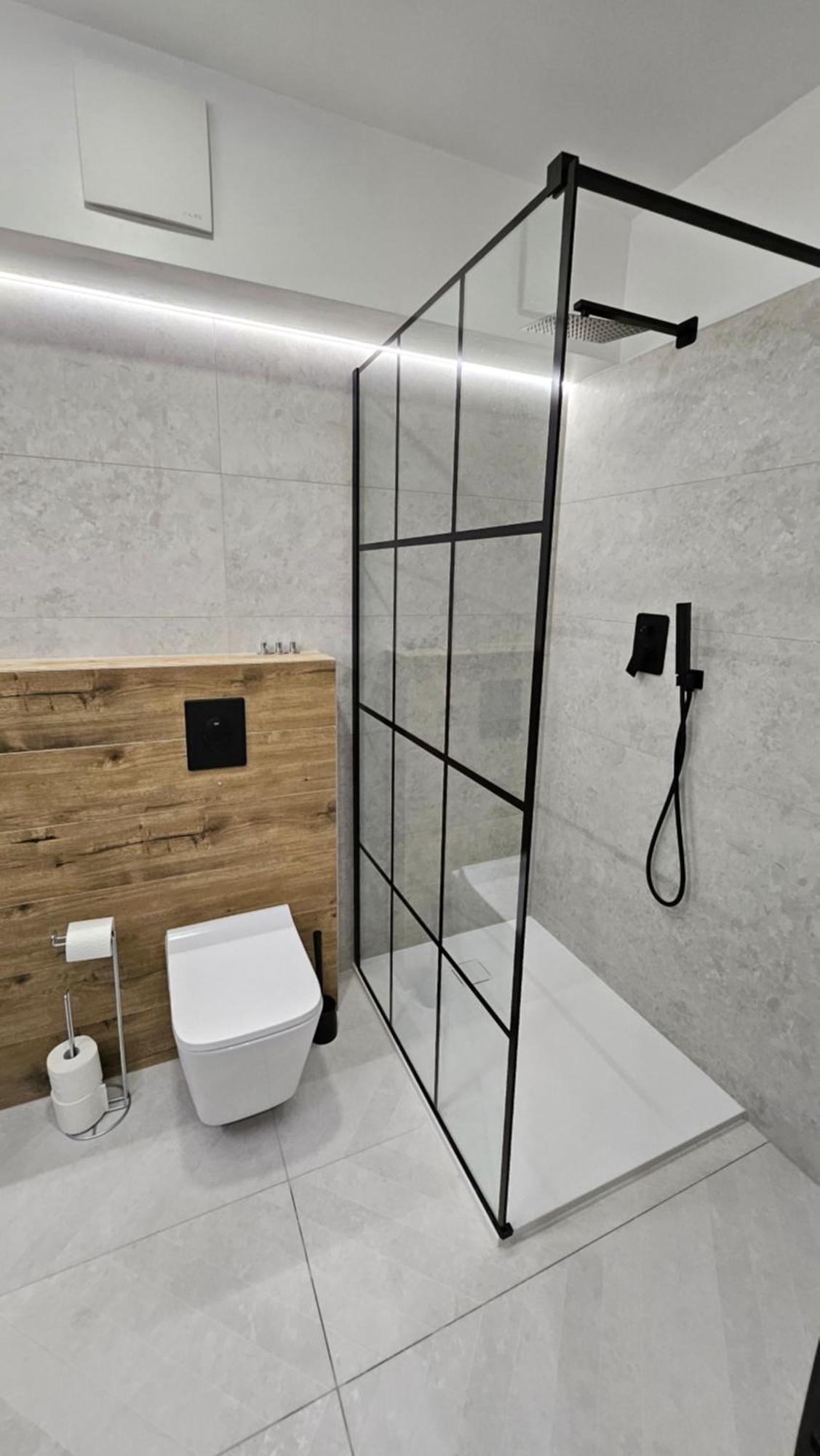 Bulgarska 59 - Sypialnia I Salon - 40m2 - Self Check In 24h *
