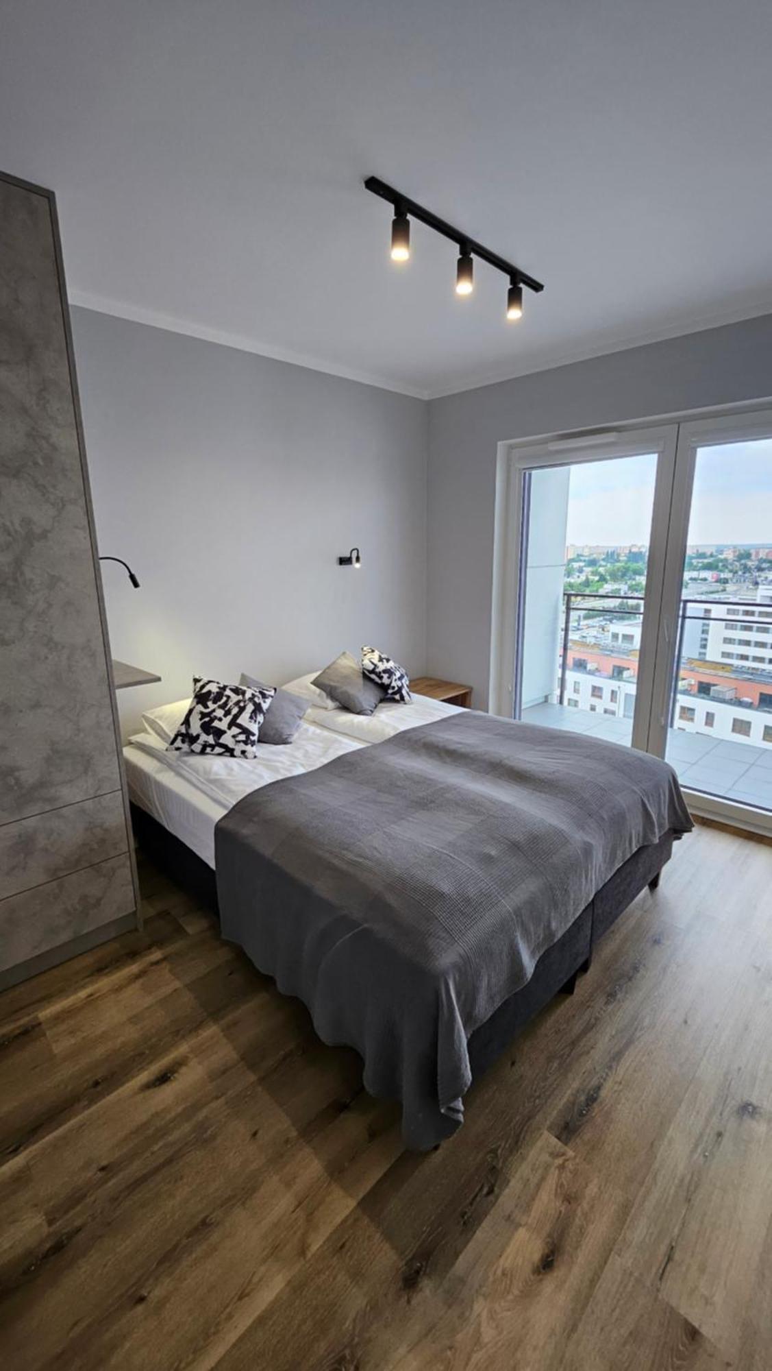 Bulgarska 59 - Sypialnia I Salon - 40m2 - Self Check In 24h * Poznan
